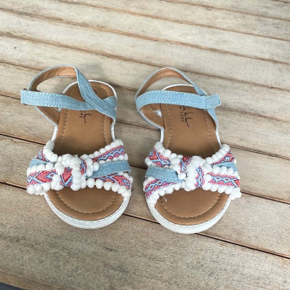 The cutest Nicole Miller New York boho toddler girl sandals in size 9